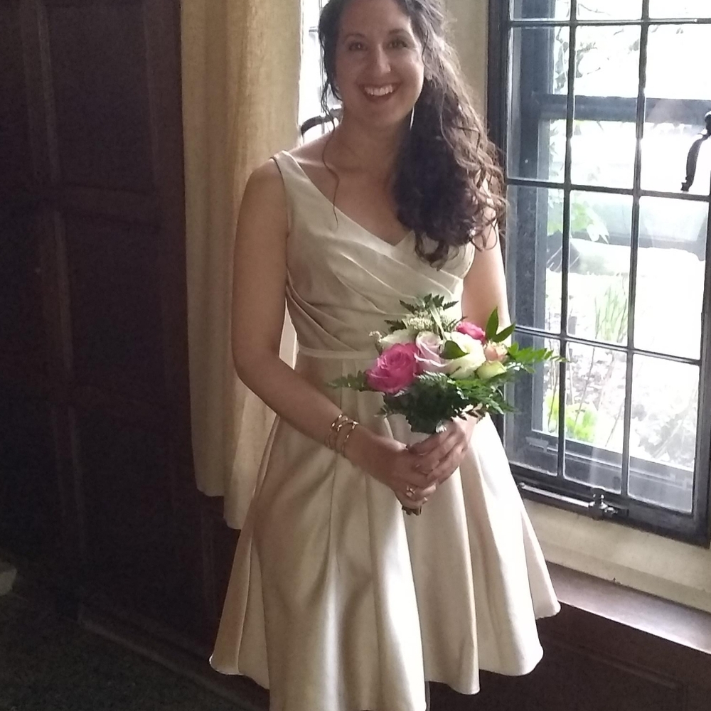 Elegant Cream Sleeveless Dress - Picture 2 of 11